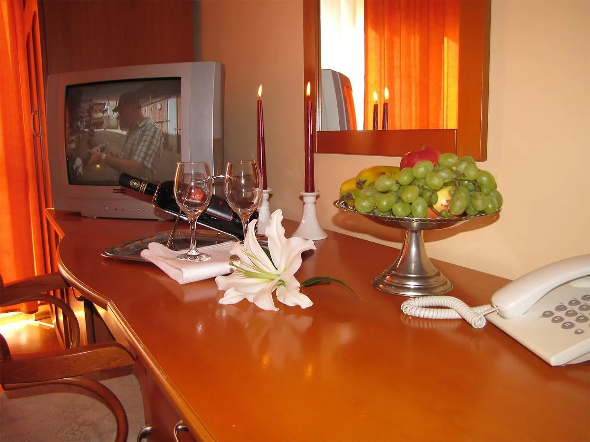 Karadi Hotel Hajduszoboszlo 4*,  Hungary